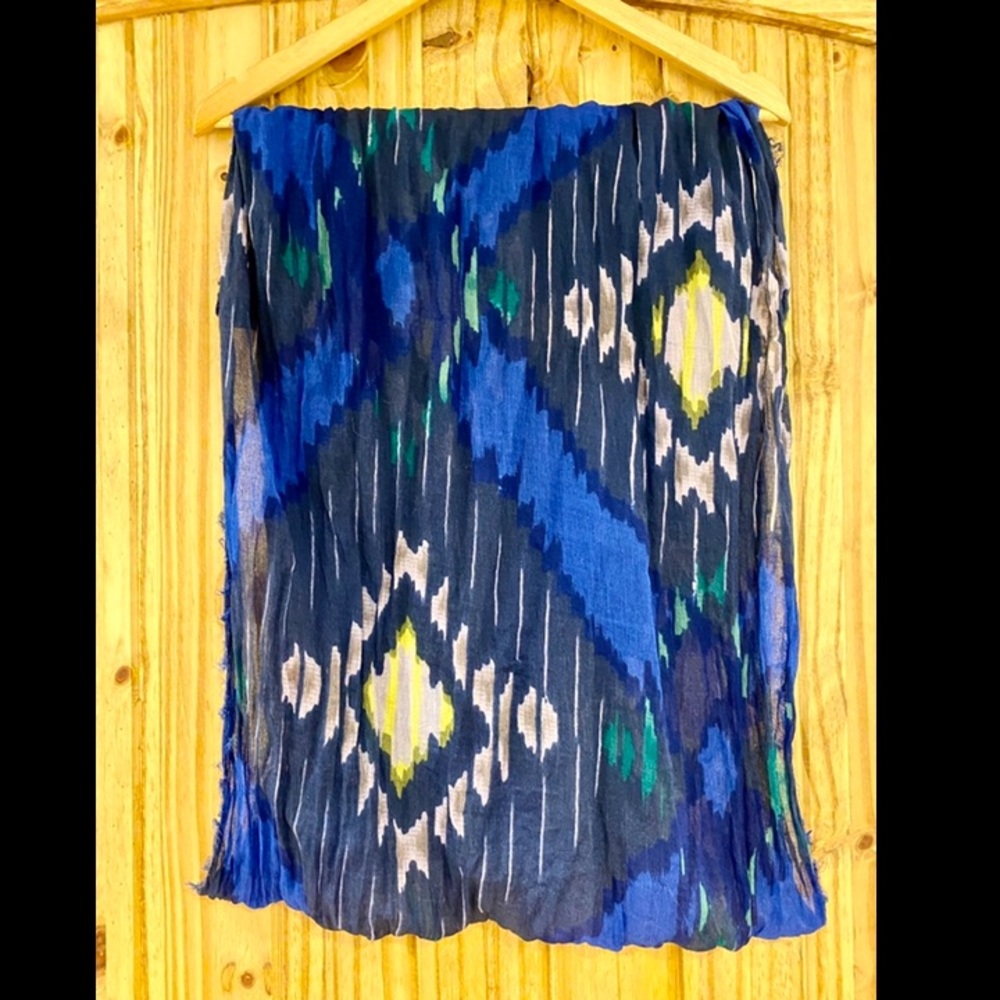 LAST CHANCE Blue Aztec Print Infinity Scarf - American Eagle